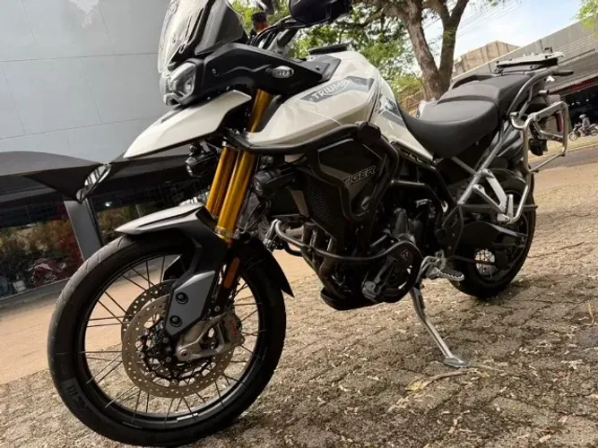 TRIUMPH TIGER 900 RALLY