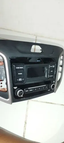 Radio com moldura completa Hyundai Creta