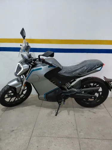 Vende se moto eletrica LEVA, UNICO DONO ANO 2025 a BYD das motos elétricas.