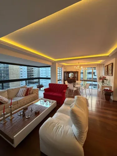 Vendo Apto com 4 quartos+DCE com 187 m² na Ponta Verde