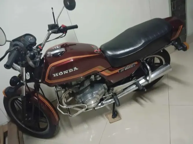 CB 400