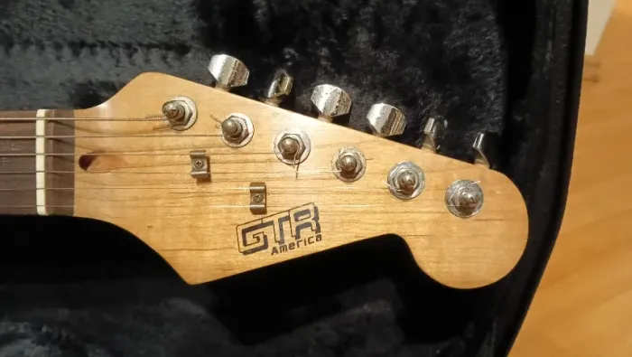 Guitarra GTR® Stratocaster HSS