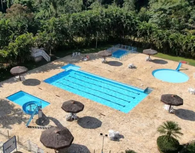 Casa em Condomínio para Locação em Ubatuba, Horto Florestal, 6 dormitórios, 2 suítes, 3 ba
