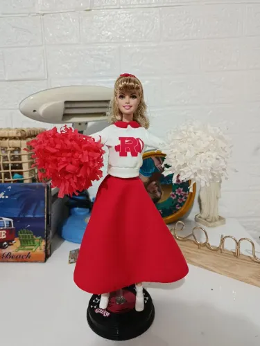 Barbie collector Sandy Cheerleader de Grease 30 anos, de 2008