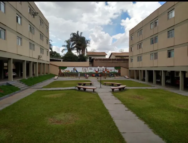 Apartamento reformado Edifício Guarujá Parque