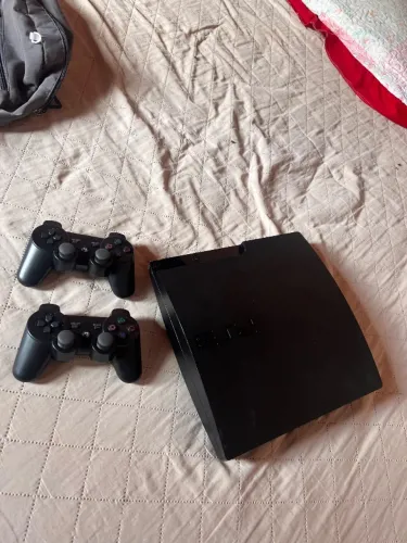 Vendo PlayStation3 já desbloqueado usado poucas vezes