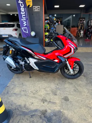 Honda ADV 150cc (2022) - Única Dona
