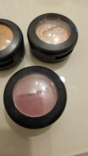 3 sombras da Mac + 1 delineador