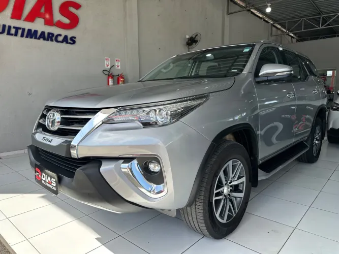 Toyota Hilux SW4 SRX 4X4 2.8 TDI 16V Dies. Aut. 2020