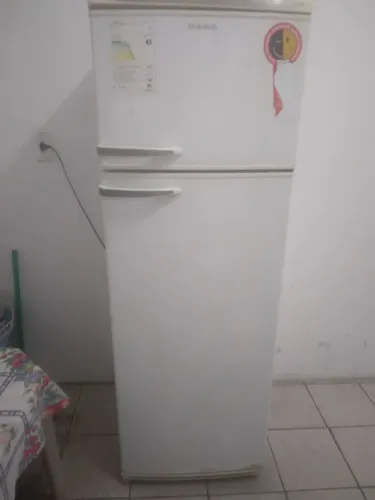 Vendo Geladeira funcionando perfeitamente