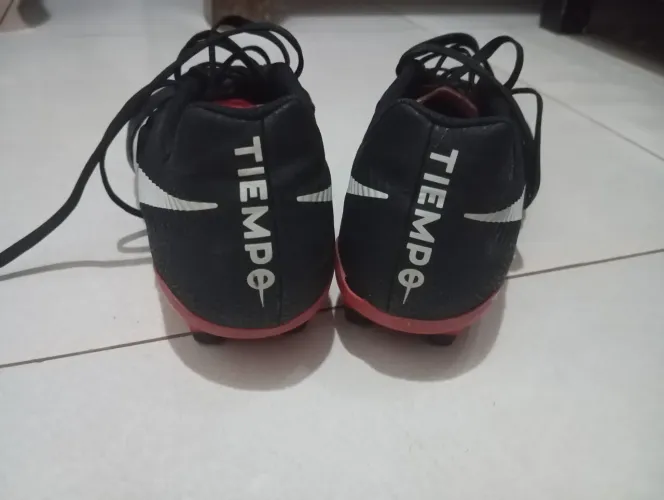  Chuteira de campo  Nike Tiempo Legend 7 Academy FG preta/vermelha