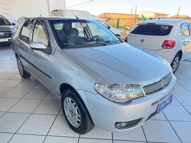 Fiat Siena HLX 1.8 MPI Flex 8V 4P 2005