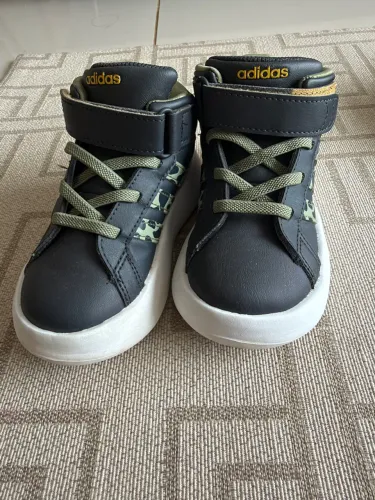 TÊNIS ADIDAS DISNEY REI LEÃO GRAND COURT MID INFANTIL