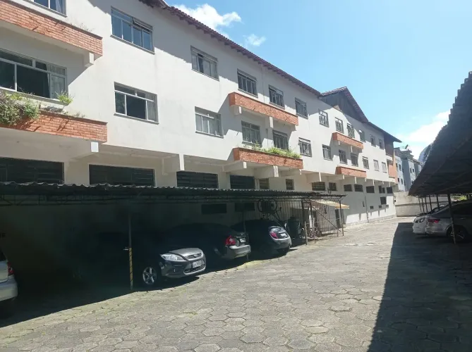 Retiro - Apartamento com 3 quartos, garagem.