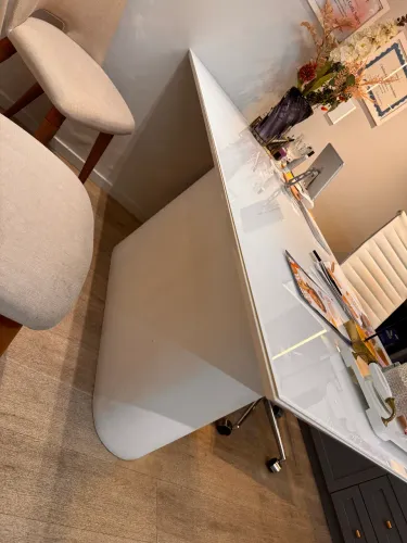 Mesa branca madeira com vidro