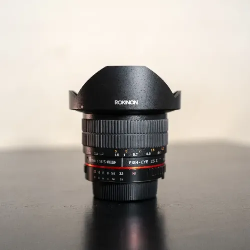 Lente Rokinon 8mm 3.5 UMC CS II fisheye ultra angular