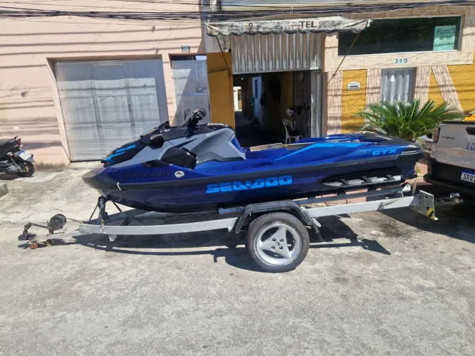 Jet ski seadoo