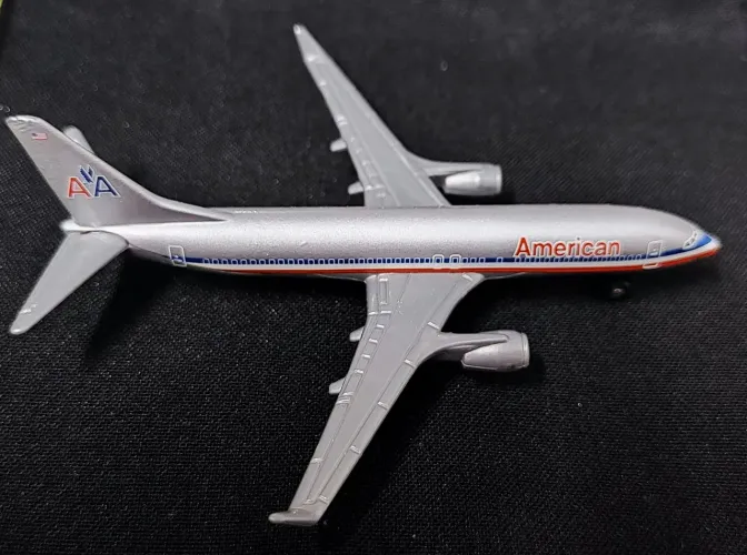 Miniatura de Avião da American Airlines Colecionável