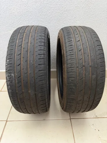 Vendo 2 Pneus Momo aro 16 195/50 meia vida ou mais!! 