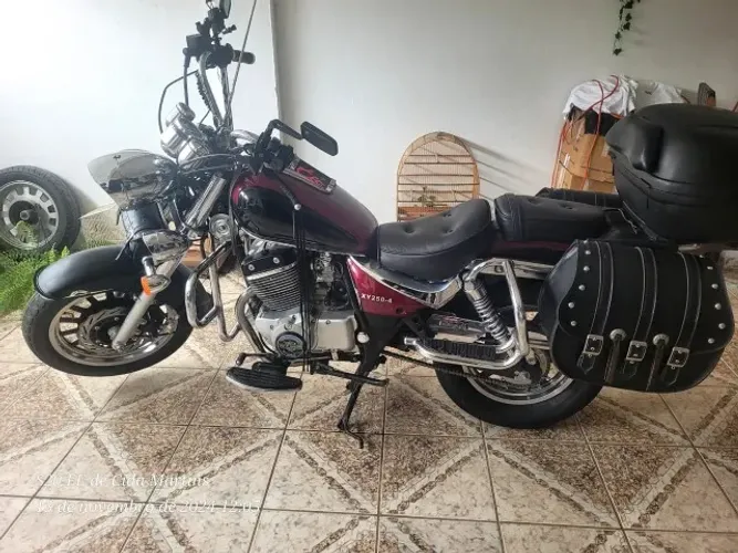 vendo moto custom shineray 250 xy chama a atençao onde vai .$8500,00