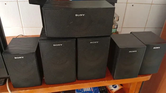 Caixas SONY para hometheather ou sonorização de ambientes (6 caixas) tudo $400