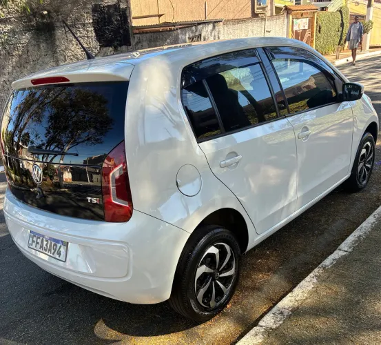 Volkswagen Up! Move 1.0 TSI Total Flex 12V 5P 2016