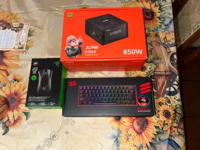 Kit gamer(Fonte, mouse e teclado)