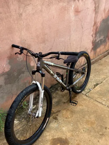 HUPI WHISTLER BIKE