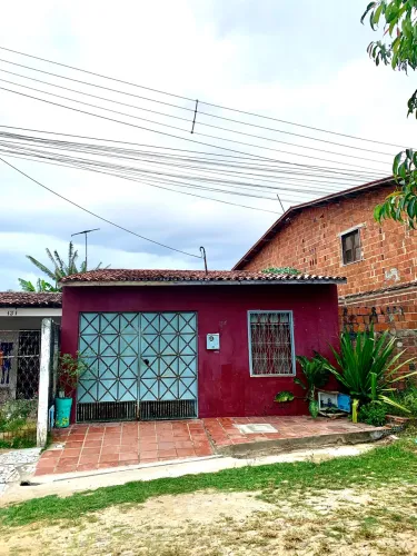 Casa à Venda - Excelente Localização Próxima à Praia!