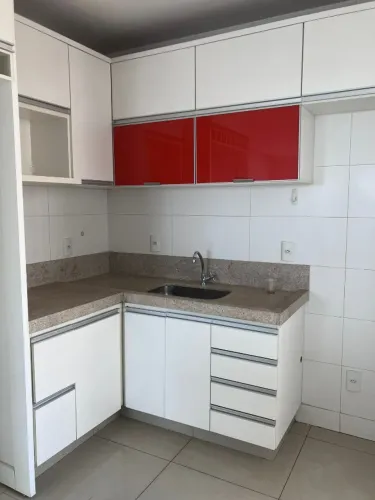 Cozinha planejada completa em MDF branco, usada e em excelente estado de conservação