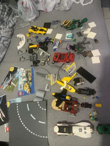 Lote com quase 2kgs de Lego incompleto e peças