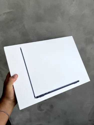 Macbook air M5 13" 16/1tb midnight lacrado