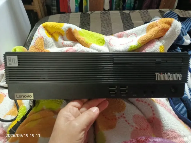 Computador Lenovo ThinkCentre M70s Core i5 10ª Geração / 8GB RAM / SSD - Estado de Novo
