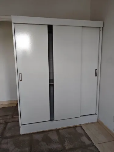 Guarda roupa Retirar na zona noroeste por 300.0