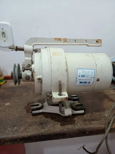 Vendo motor máquina overloque