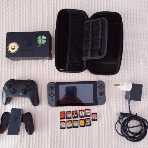 Nintendo Switch + Controle Pro + 11 Jogos (USADO)