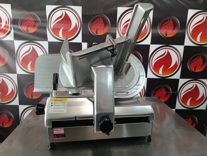 Cortador de frios Automático & manual ele possui a flexibilidade de operar das duas formas