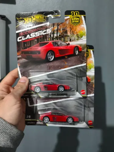 2 Ferrari Testarosa