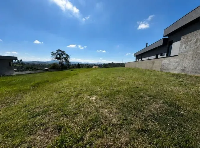 Lindo e Amplo Terreno: Condomínio Alto da Floresta
