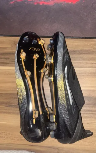 Vende-se chuteira F50