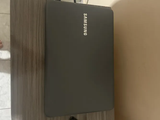 Notebook semi novo