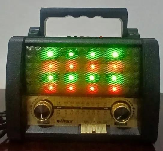 Rádio retrô AM/FM/MP3 PEN DRIVE