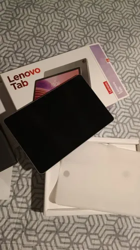 Tablet LENOVO (novo, nunca usado)
