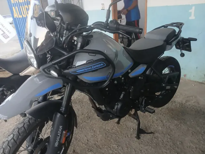 Vendo moto nova.unico dono. Pouco rodada