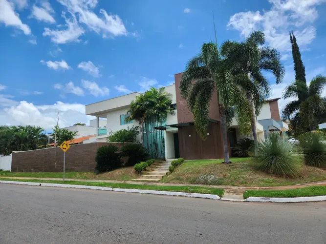 Casa de condomínio sobrado para aluguel com 298 metros quadrados com 4 quartos
