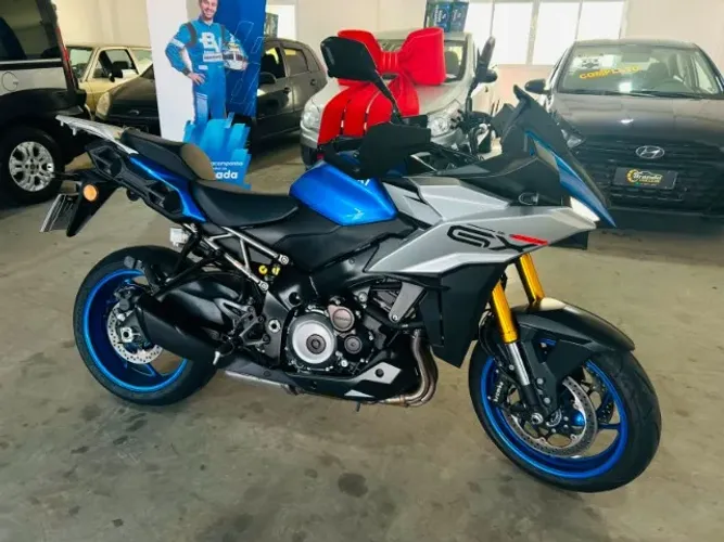 Suzuki GSX-S 1000 GX + 2026 com 8.800 Km