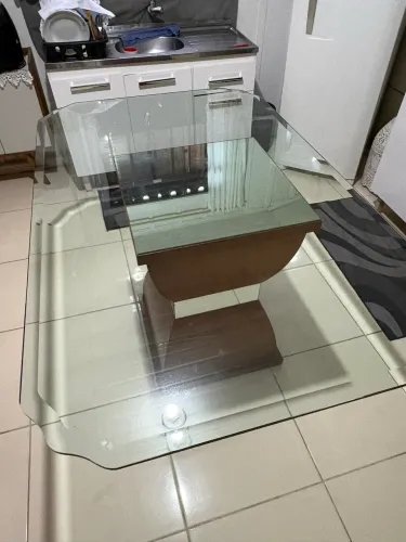 Mesa de Vidro e Madeira - Oportunidade