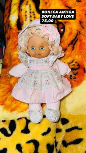 BONEQUINHA ANTIGA E LINDA