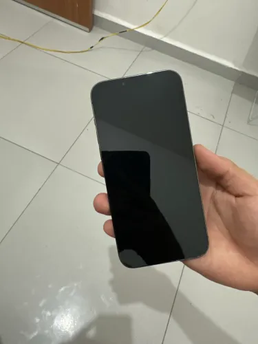 iPhone 13 Pro Max seminovo (com 7 capinhas de brinde)