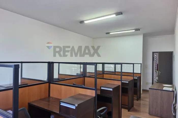Sobreloja para locação, 42 m², na rua Francisco Glicério em Valinhos.